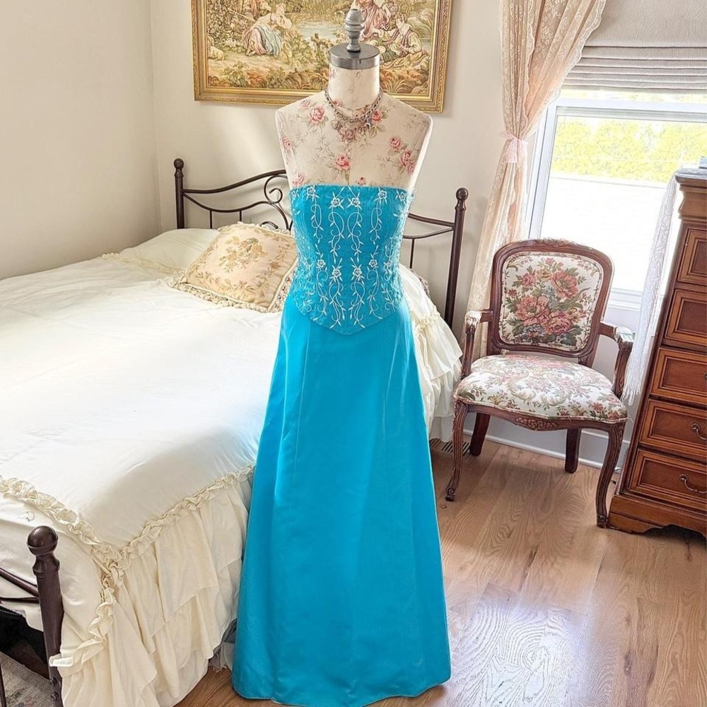 Blue fairy Prom dress  Y2K Morgan and Co size 3 turquoise formal gown